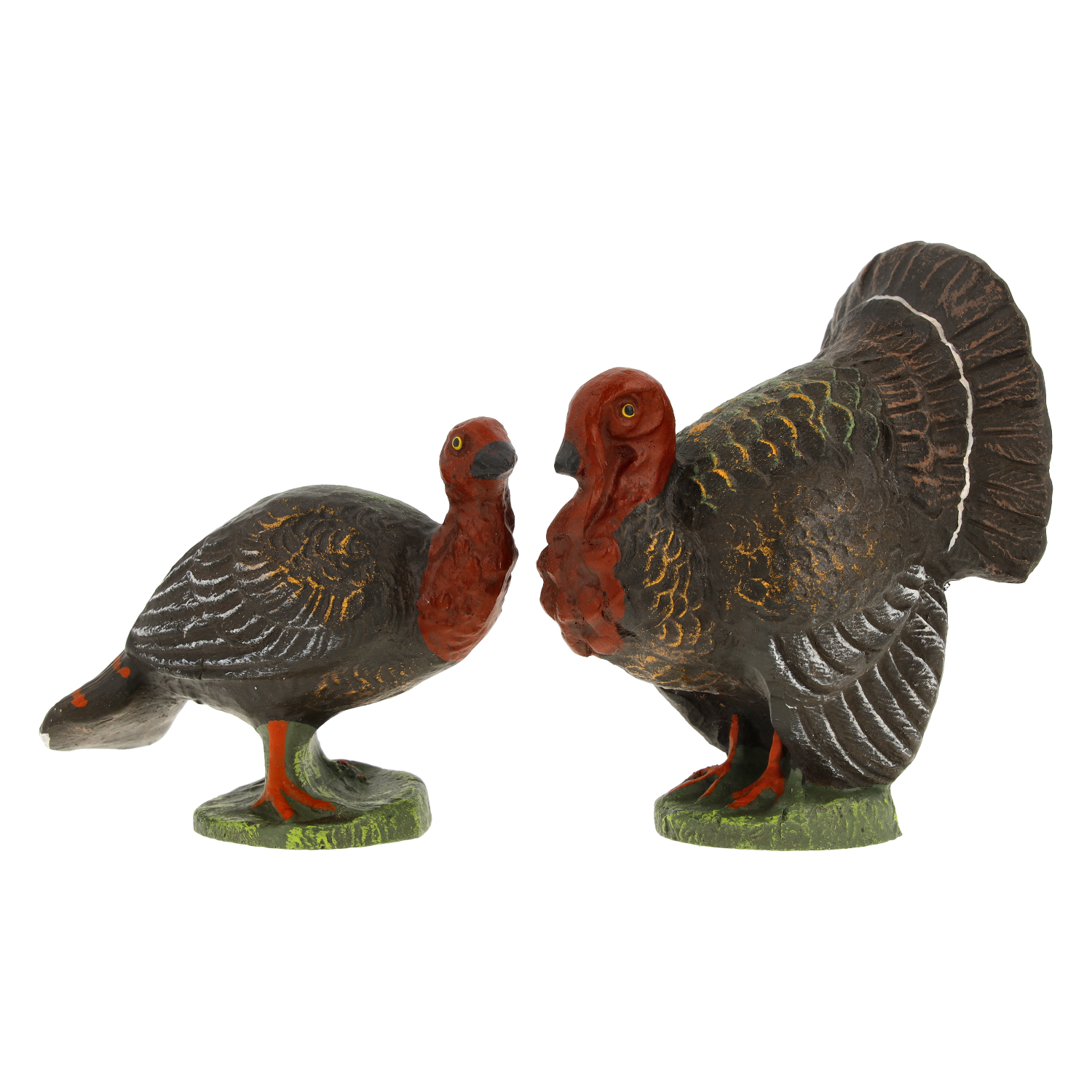 Zwei handbemalte Truthahn-Figuren aus Polyresin, Hahn mit gefächertem Schwanz und Henne, ideal als Herbst- und Thanksgiving-Deko auf Tisch oder Regal